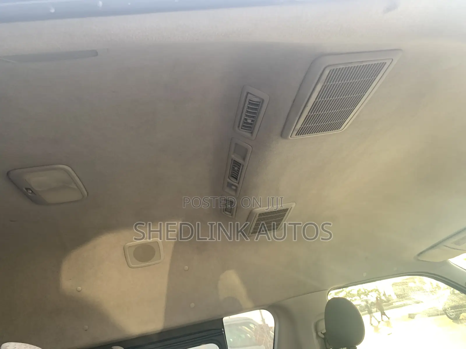 Toyota HiAce 2017 White