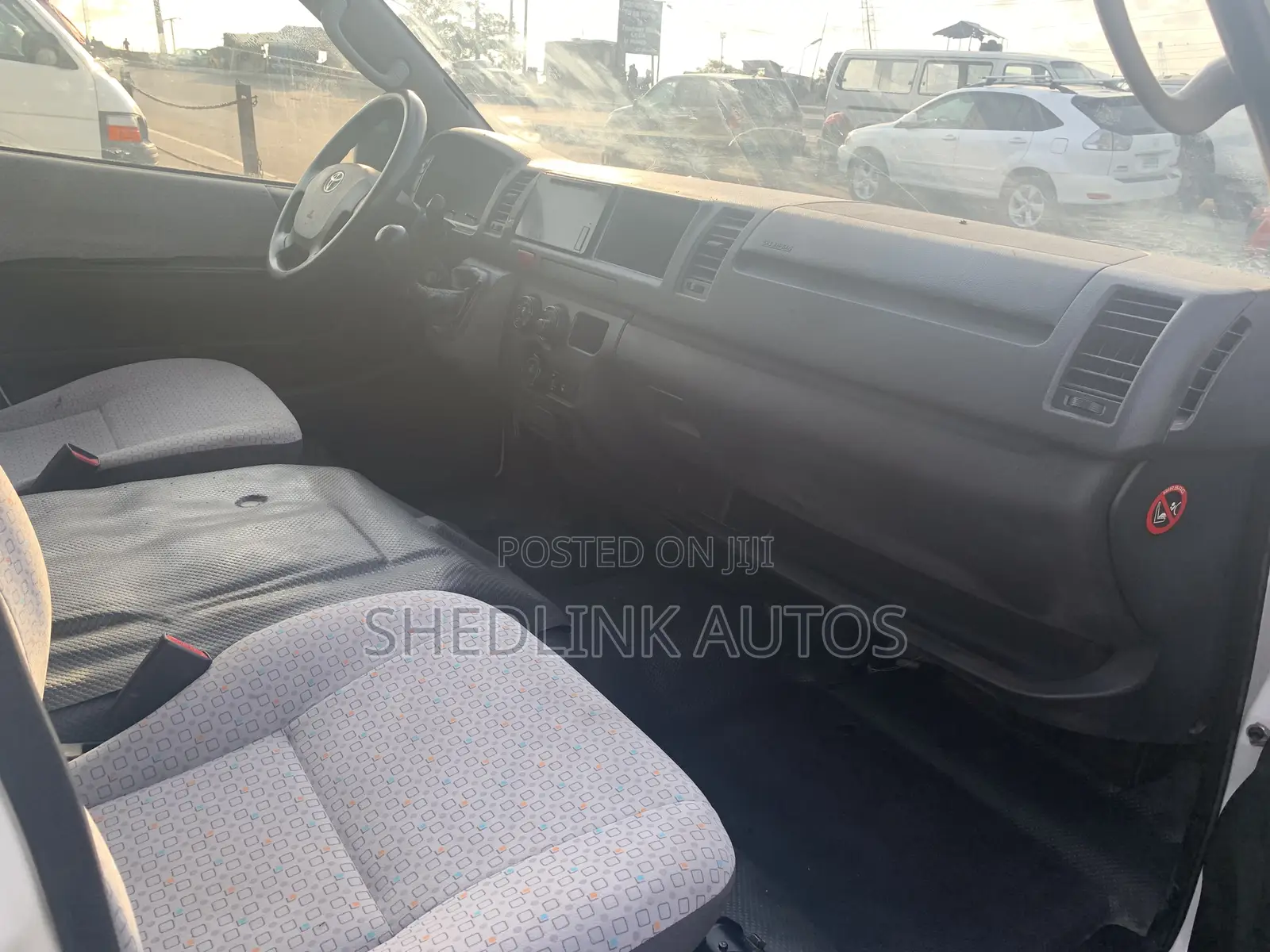Toyota HiAce 2017 White