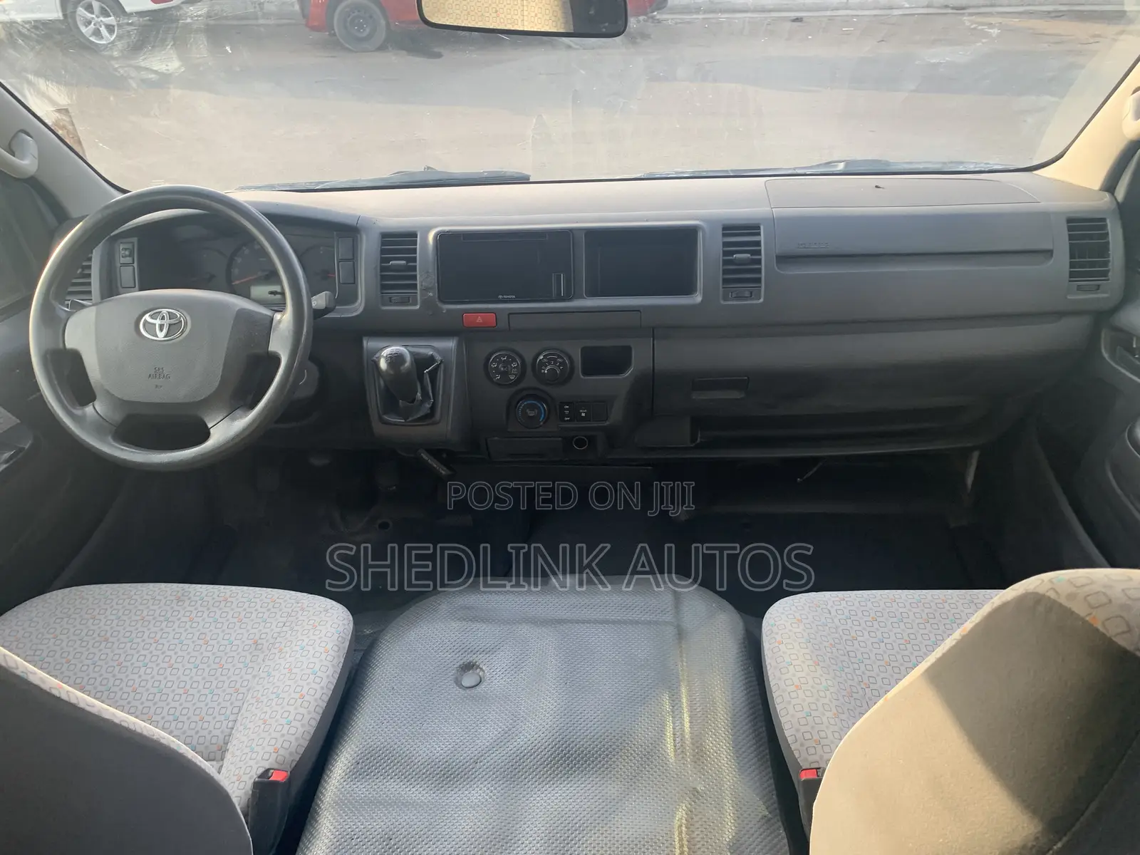 Toyota HiAce 2017 White