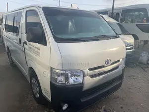 Toyota HiAce 2010 White