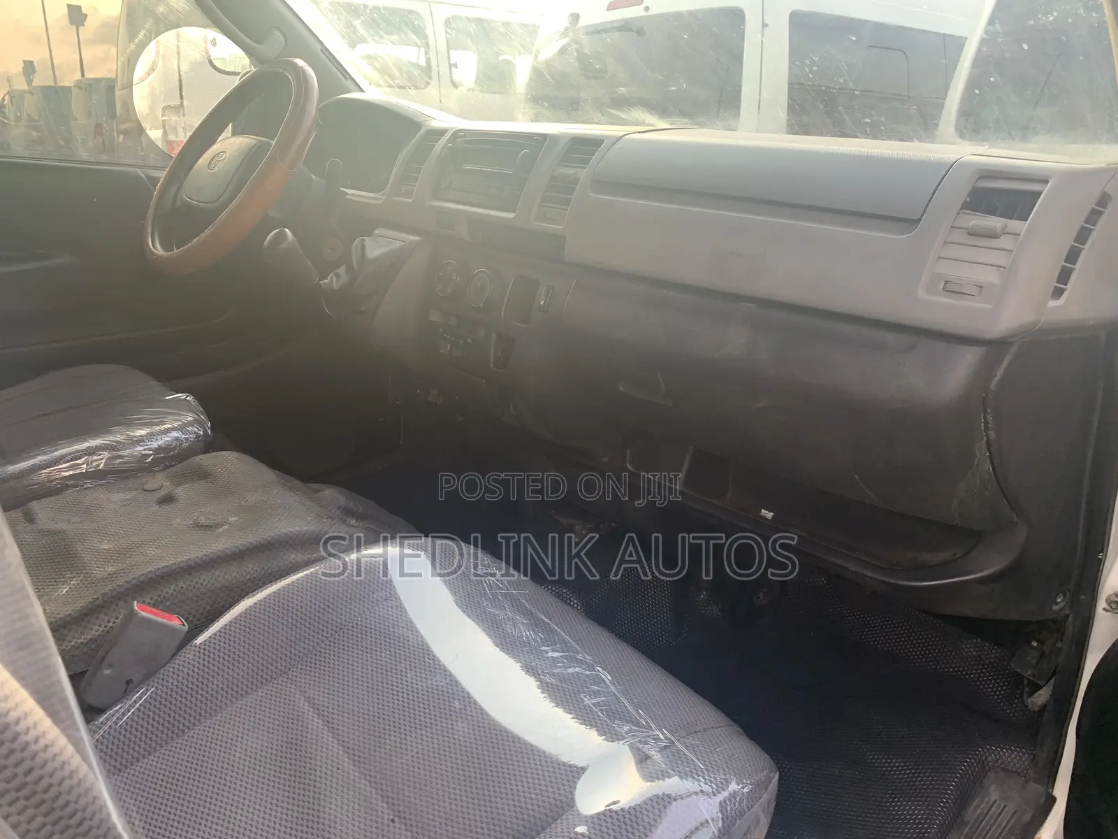 Toyota HiAce 2010 White