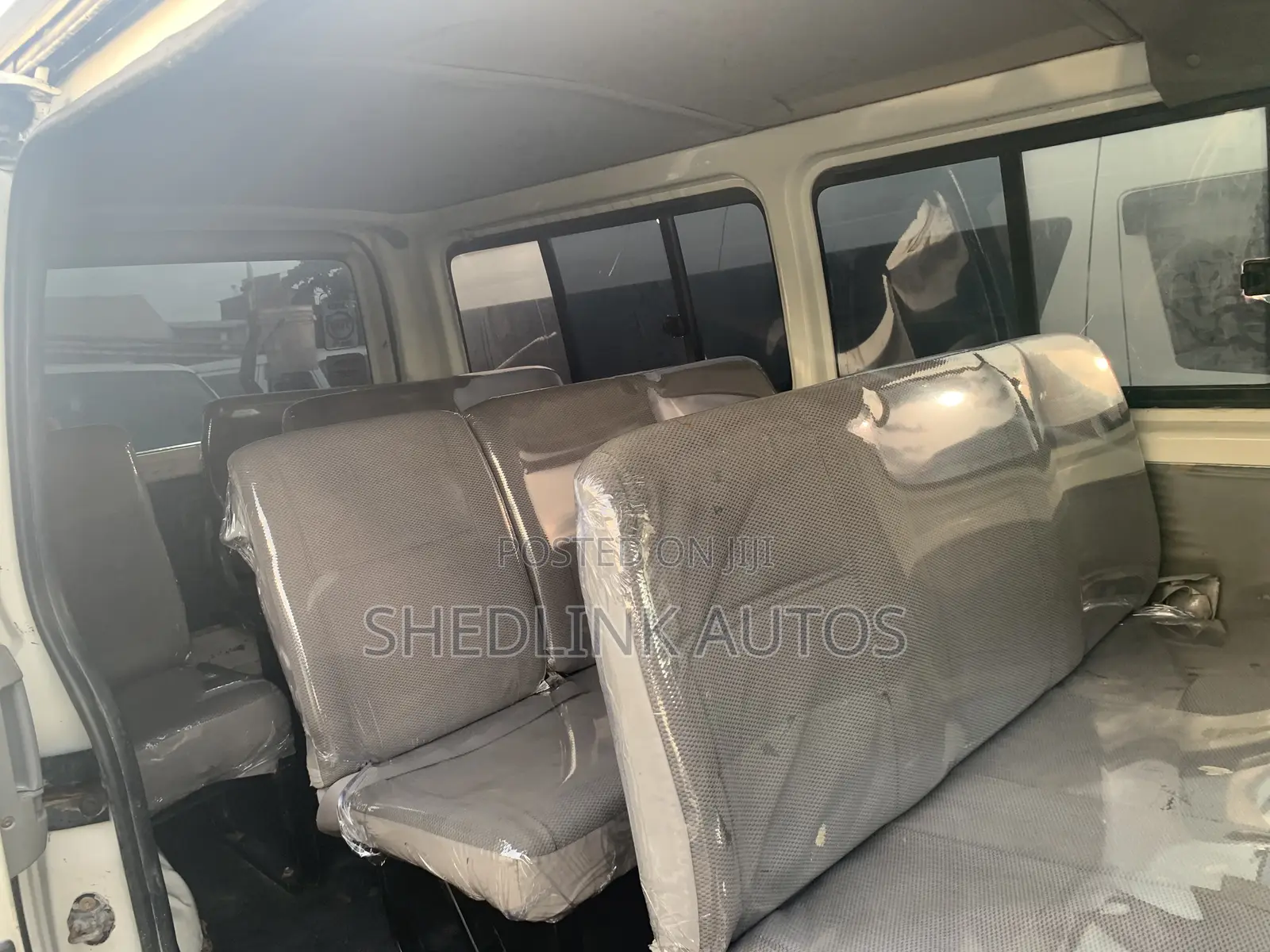 Toyota HiAce 2010 White