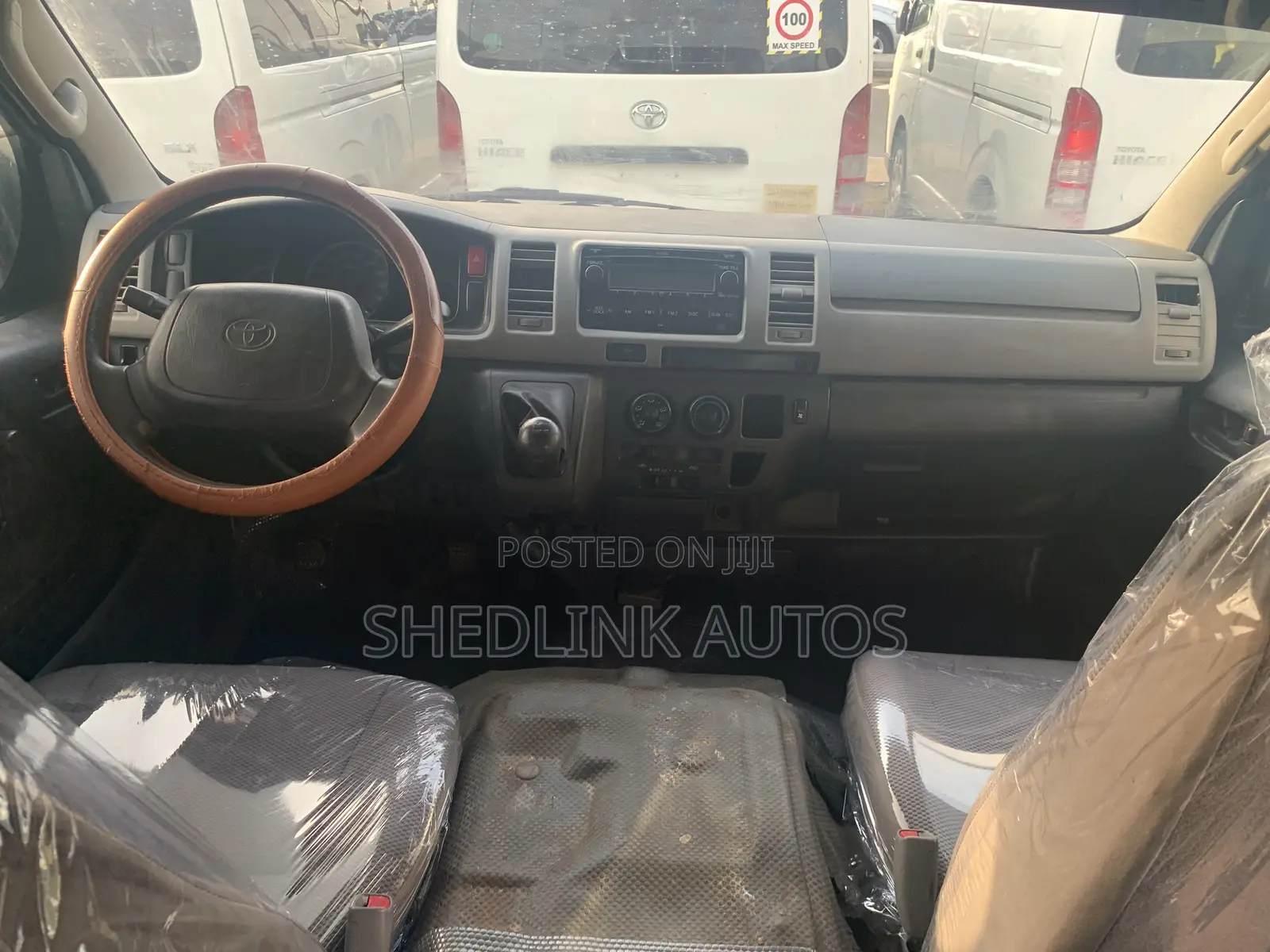 Toyota HiAce 2010 White
