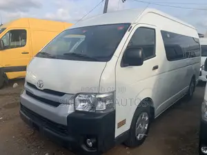 Toyota HiAce 2018 White