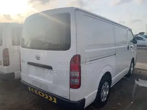 Toyota HiAce 2012 White