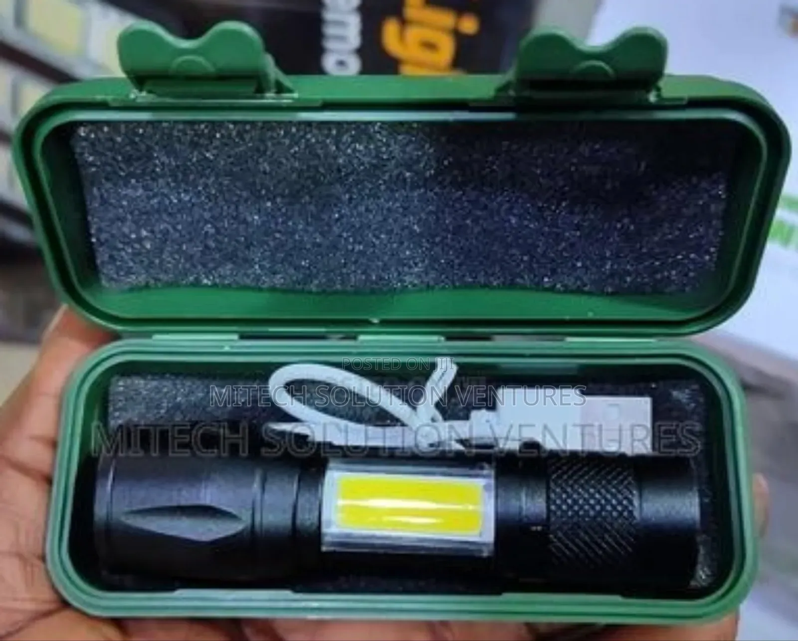 Xpe Strong Flash Light