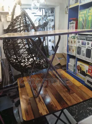 Photo - Reading Table