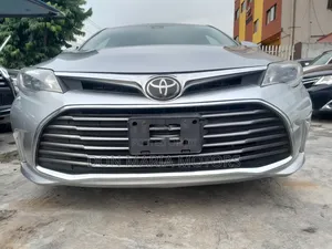 Toyota Avalon XLE Sedan FWD (3.5L 6cyl 6A) 2017 Silver