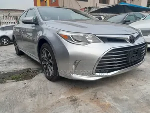 Toyota Avalon XLE Sedan FWD (3.5L 6cyl 6A) 2017 Silver
