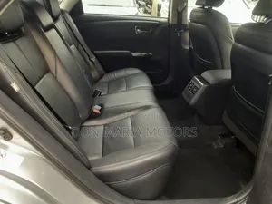 Toyota Avalon XLE Sedan FWD (3.5L 6cyl 6A) 2017 Silver