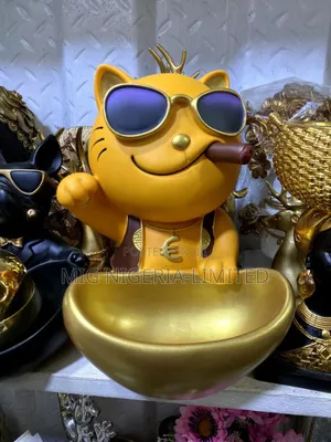Creative Resin Bear Figurine Cute Statue Home Decoration