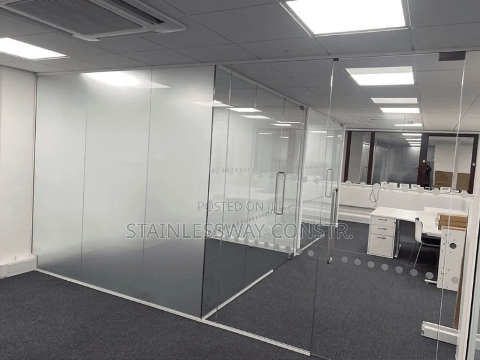 Optimize Your Workspace With Glass Partition
