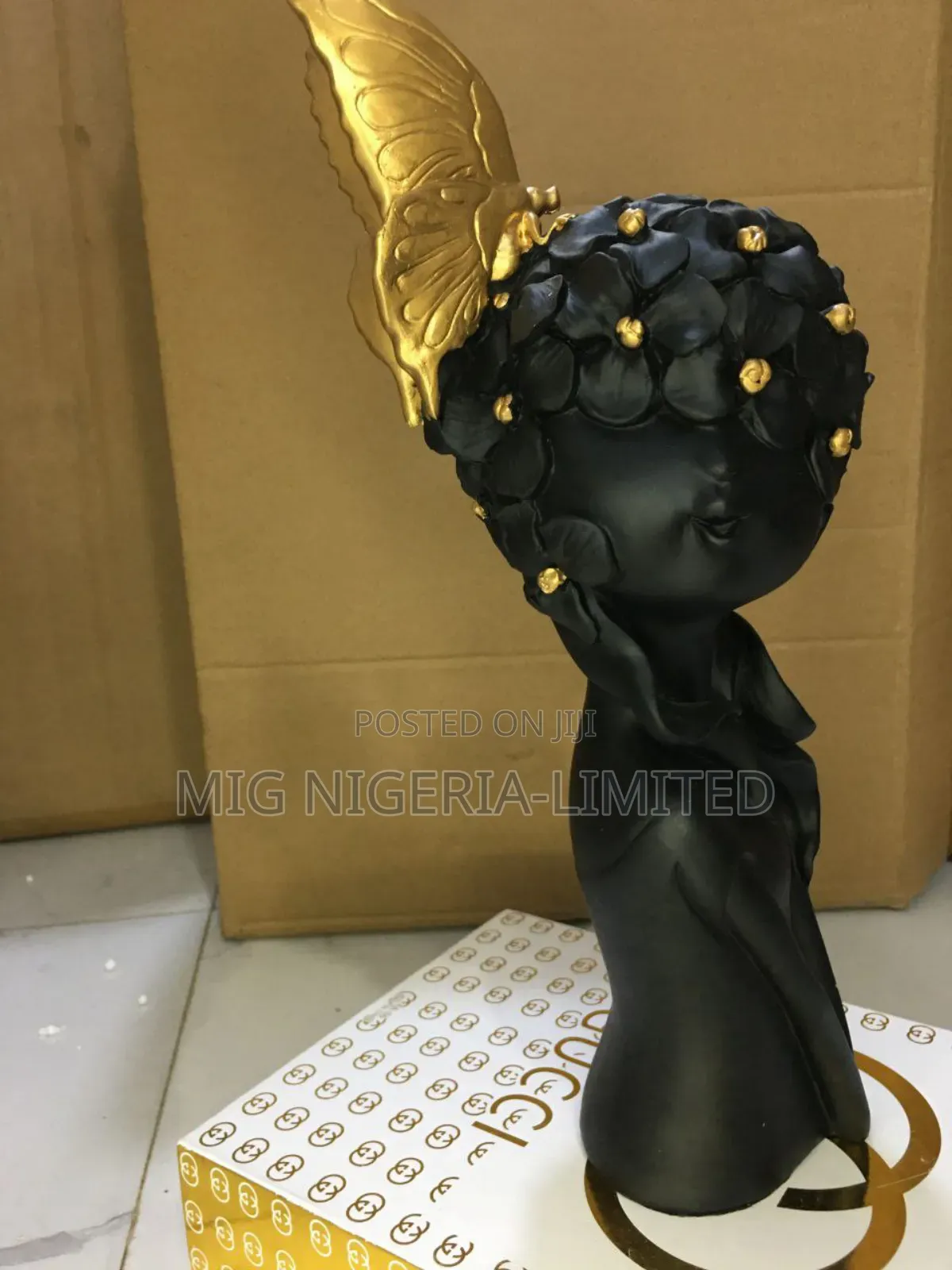 Blackfish Resin Figurine Statue Shelve Decor 1pc