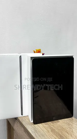 New Apple iPad 10.2 (2020) 32 GB