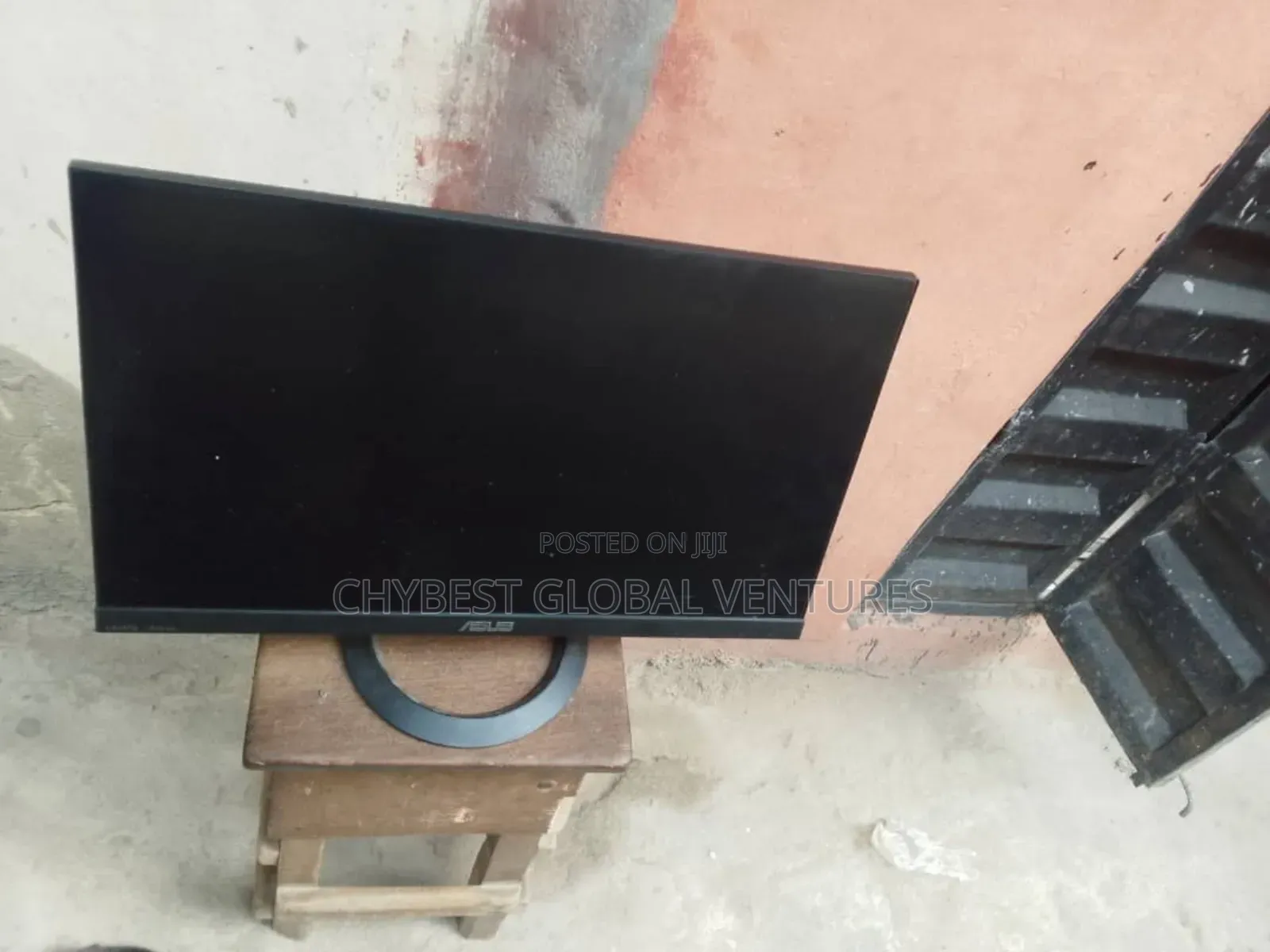 24 Asus Monitor