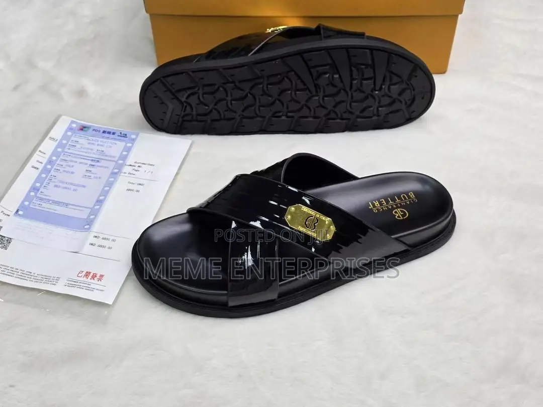 Cooperate Palm Slipper