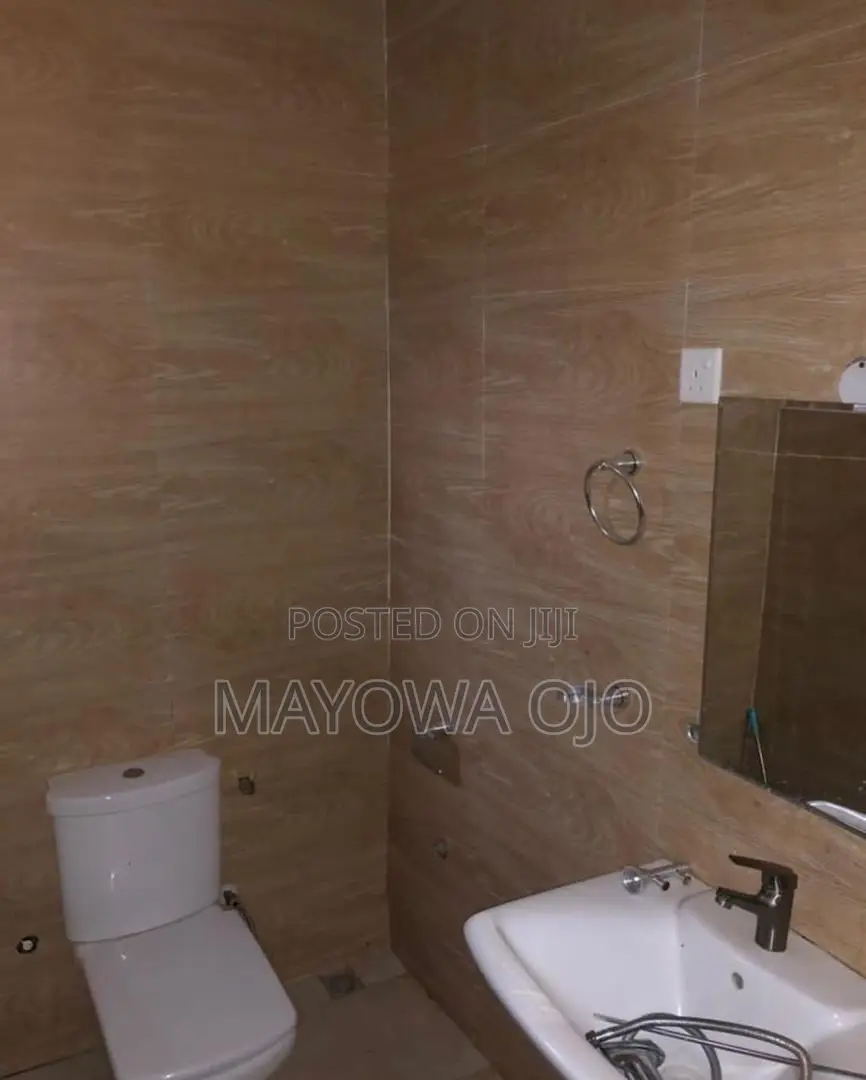 3bdrm Block of Flats in River Park, Lugbe District for sale