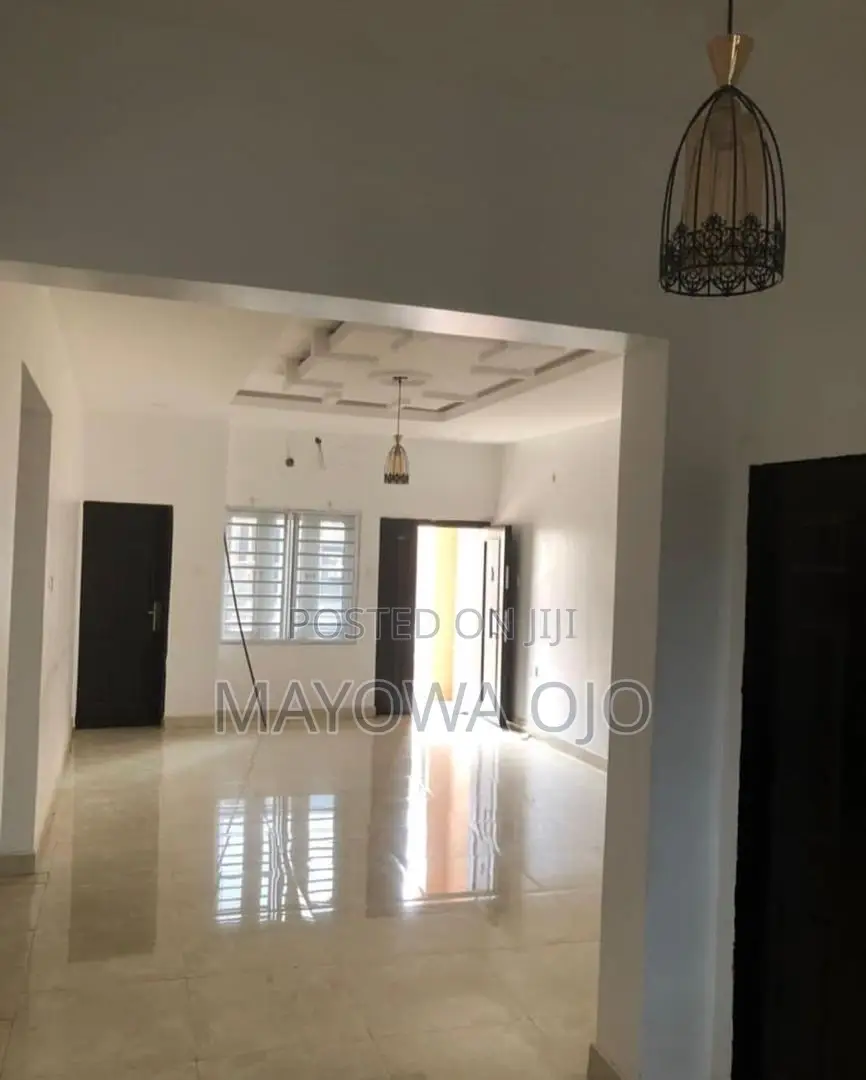 3bdrm Block of Flats in River Park, Lugbe District for sale