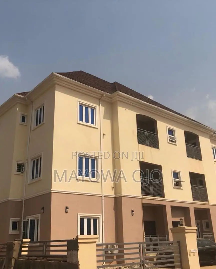 3bdrm Block of Flats in River Park, Lugbe District for sale