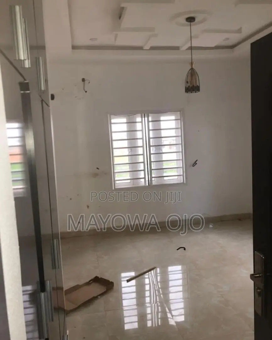 3bdrm Block of Flats in River Park, Lugbe District for sale