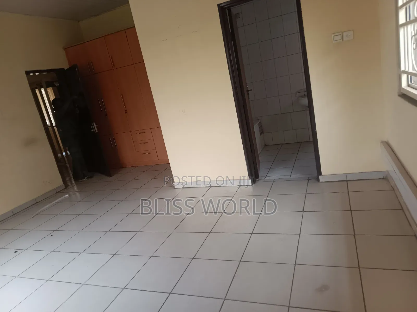 3bdrm Block of Flats in Utako for sale