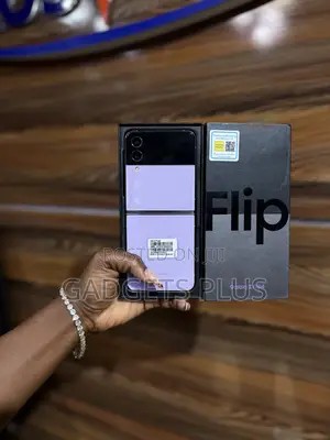 Samsung Galaxy Z Flip4 128 GB Purple