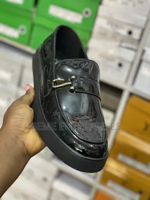 Black Sneakers Loafers .