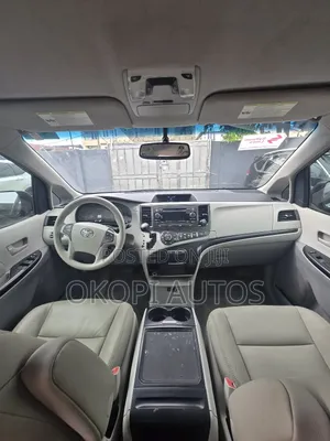 Toyota Sienna LE 7-Passenger 4dr Minivan AWD (3.5L 6cyl 6A) 2014 Gray