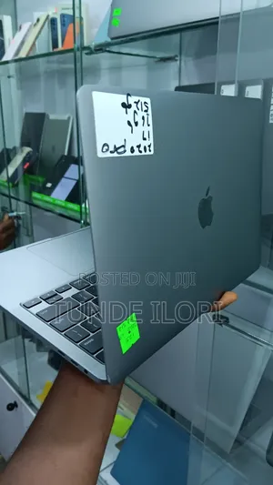 Laptop Apple MacBook Pro 2020 16GB Intel Core I7 SSD 512GB