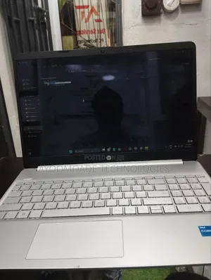 Photo - Laptop HP 15-Dy1031wm 8GB Intel Core I5 SSD 512GB