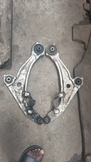 Lower Arms Nissan Altima 2010