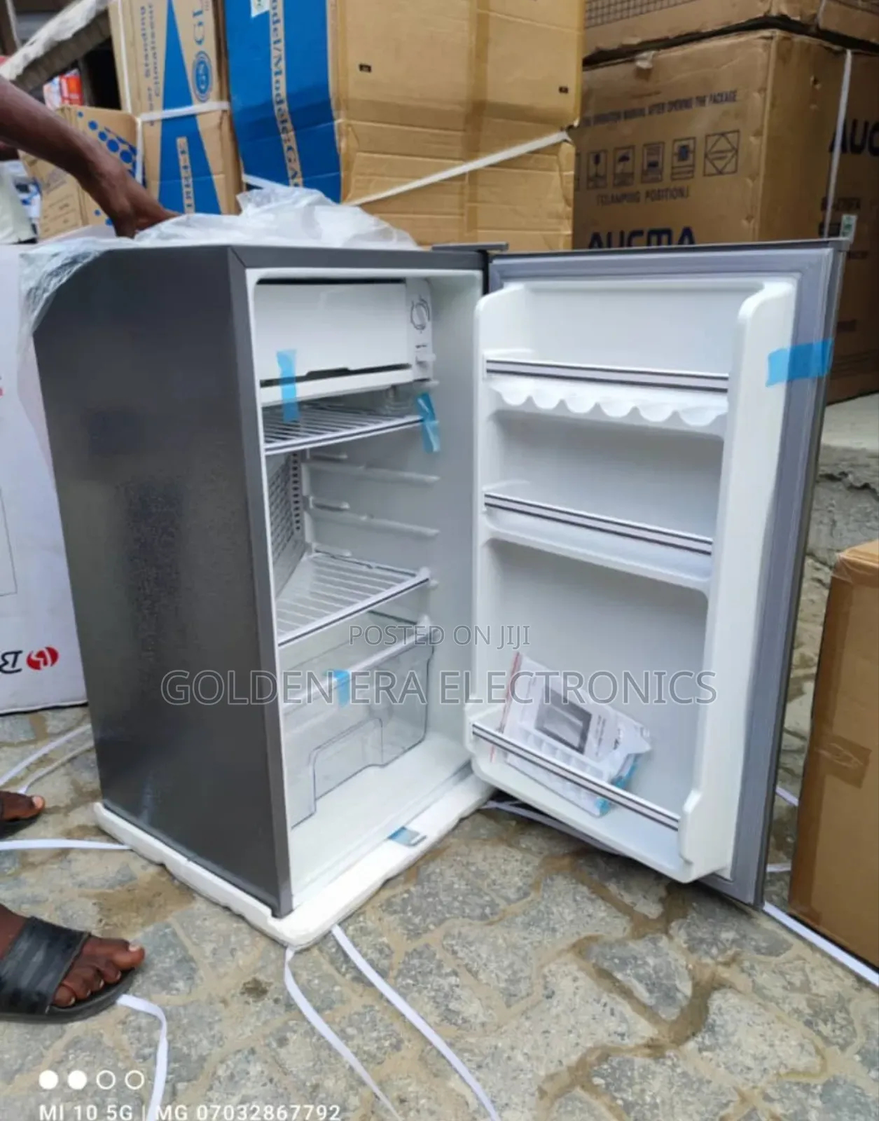 Binatone Table Top Fridge 100litrs