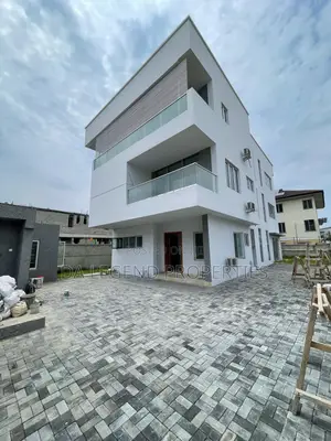 5bdrm Duplex in Lekki Phase 1 for sale