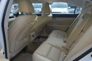 Lexus ES 350 FWD 2015 White