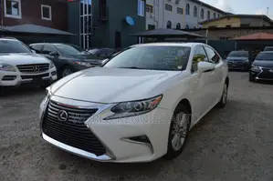 Lexus ES 350 FWD 2015 White