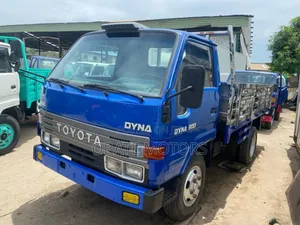 Toyota Dyna 300