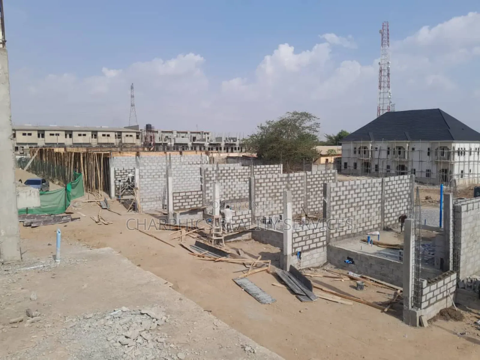 2bdrm Maisonette in & 3Bedroom, FHA for sale