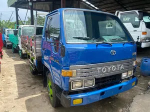 Toyota Dyna 200