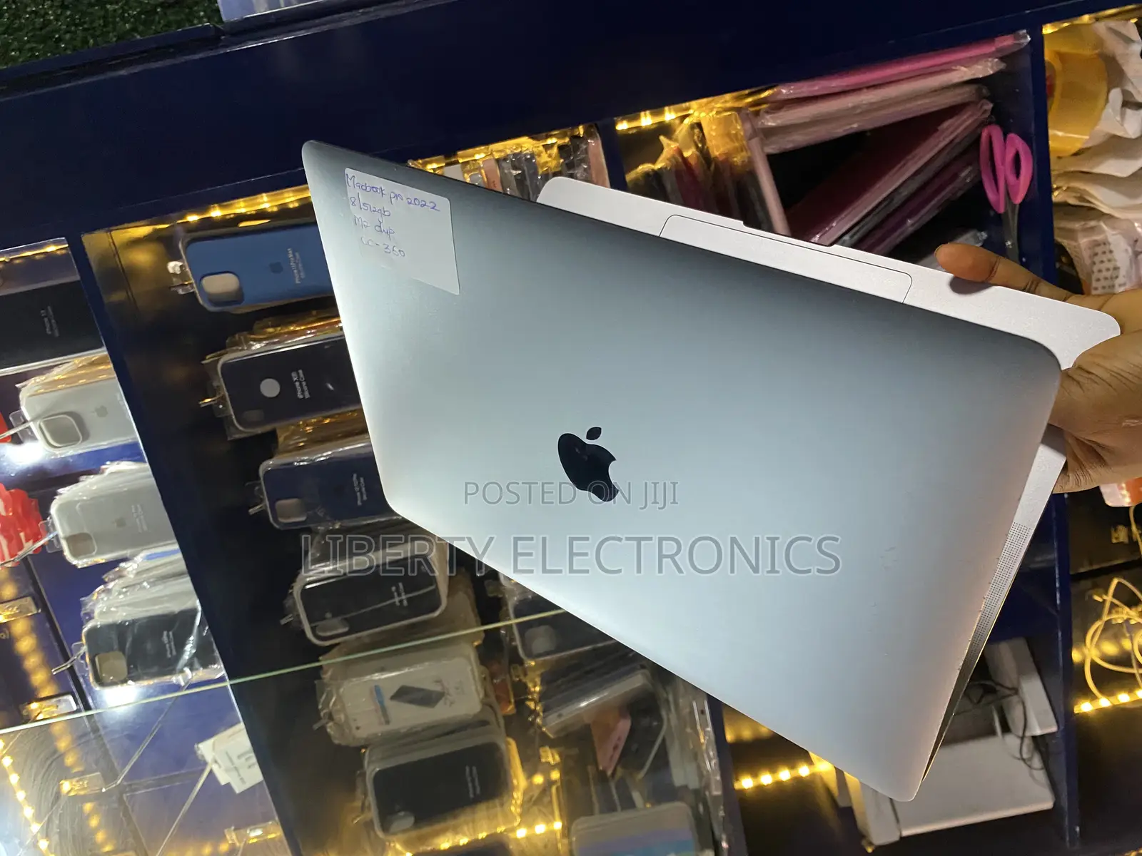 Laptop Apple MacBook Pro 2022 M2 8GB Apple M2 SSD 512GB