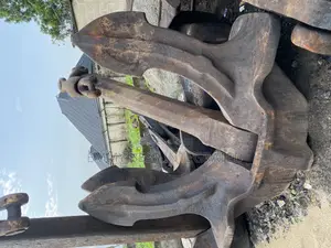 5 Ton of Anchor.