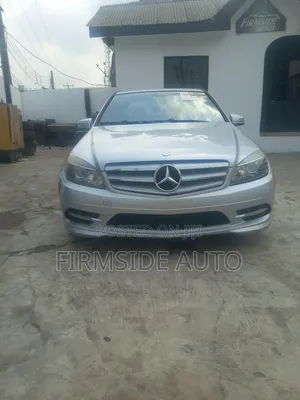 Mercedes-Benz C300 Luxury Sedan RWD (3.0L 6cyl 7A) 2011 Silver