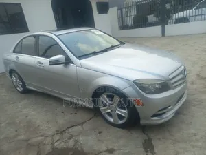 Mercedes-Benz C300 Luxury Sedan RWD (3.0L 6cyl 7A) 2011 Silver