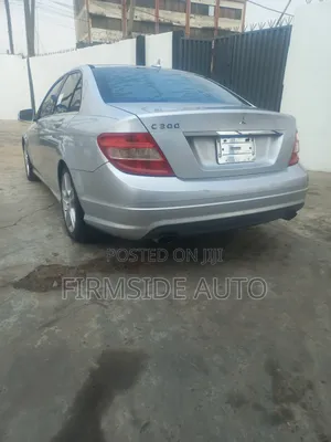 Mercedes-Benz C300 Luxury Sedan RWD (3.0L 6cyl 7A) 2011 Silver