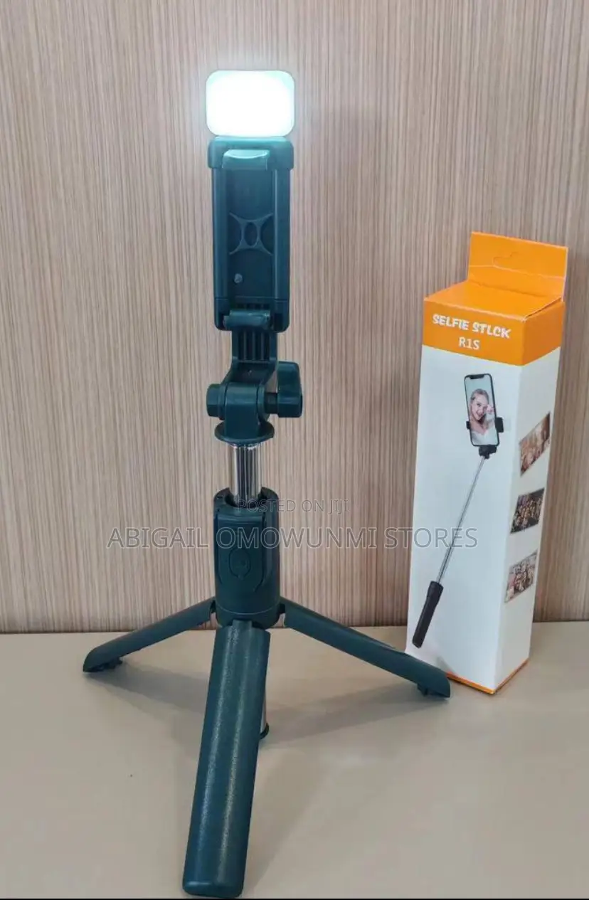 Selfie Stick With Light