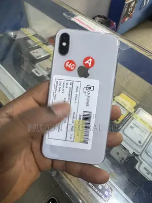 Photo - Apple iPhone X 64 GB Silver