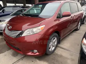 Toyota Sienna LE AWD 7-Passenger 2013 Red