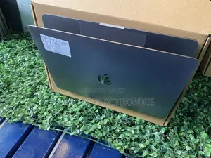 Laptop Apple MacBook Pro 2020 32GB Intel Core I7 SSD 2T