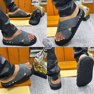 *Louis Vuitton Crossing Pam