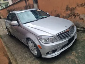 Mercedes-Benz C300 Luxury Sedan RWD (3.0L 6cyl 7A) 2010 Silver