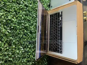 Laptop Apple MacBook Air 2022 M2 16GB Apple M2 SSD 1T